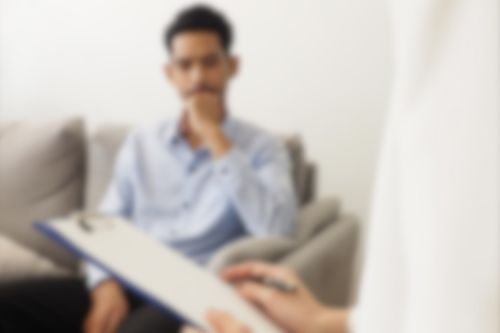 心理咨詢(xún)業(yè)亂象 速成證書(shū)與高昂收費(fèi)背后的隱憂(yōu)